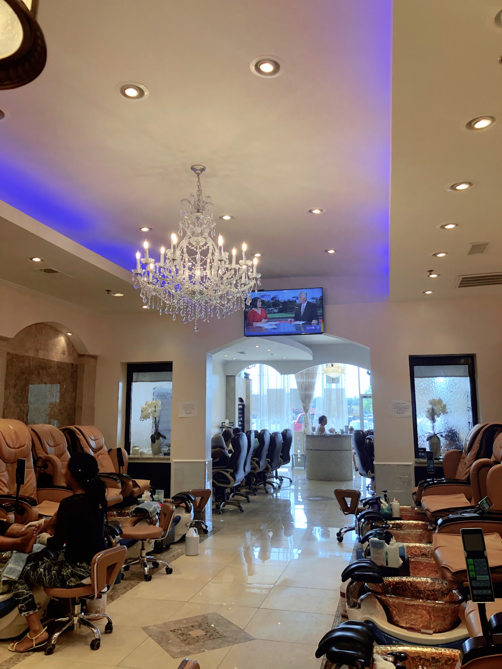 LaVie Nails and Spa nail photo 2