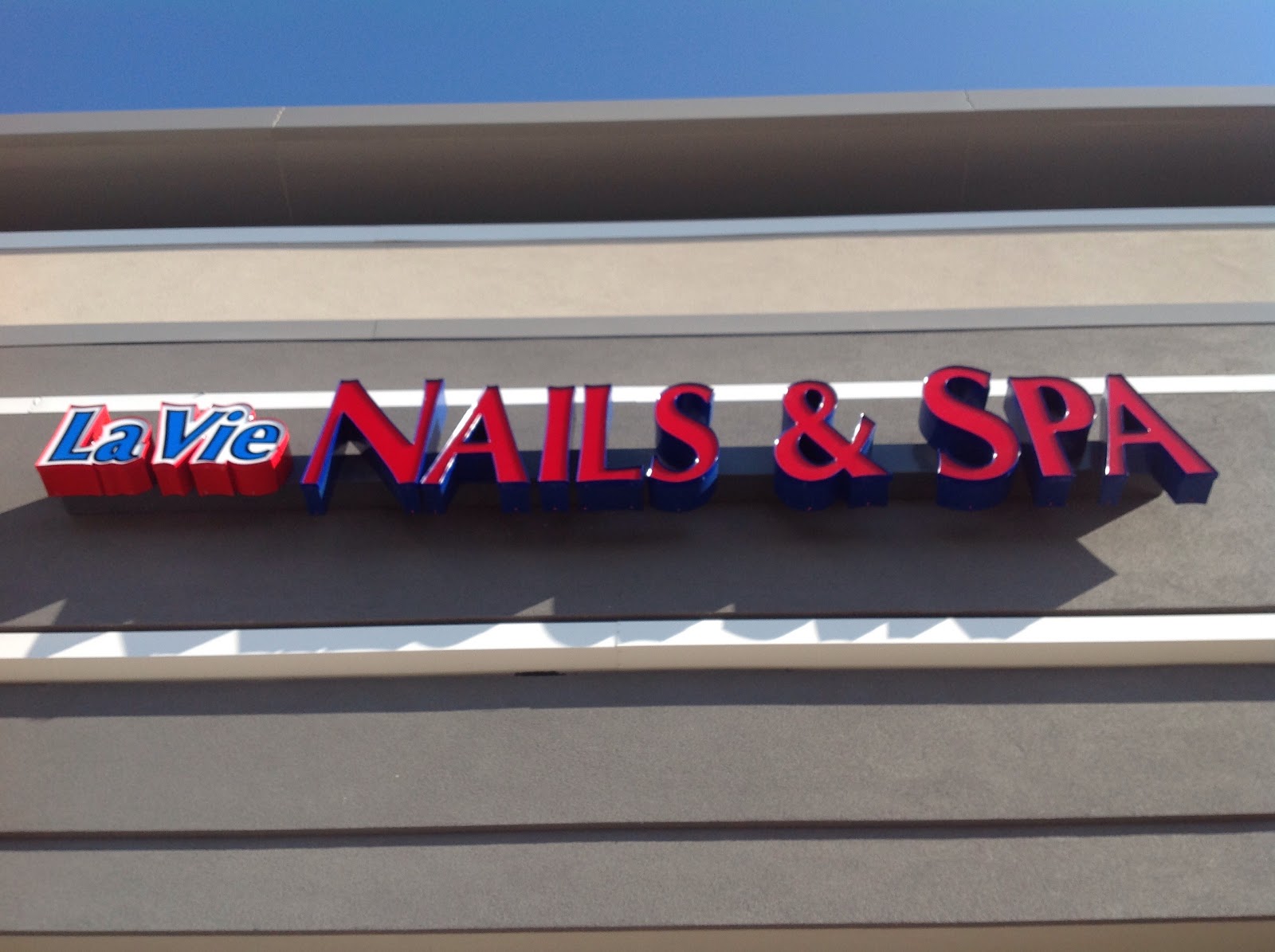 LaVie Nails and Spa nail photo 4